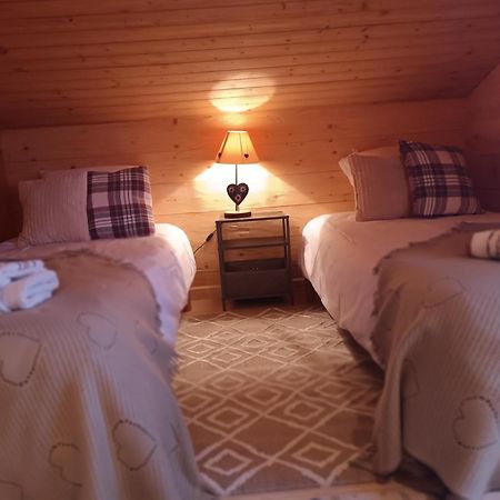 Charming Family Chalet For 8 People, With Private Hot Tub Les Clefs Exteriör bild