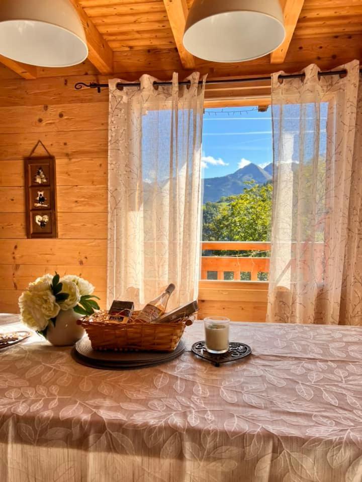 Charming Family Chalet For 8 People, With Private Hot Tub Les Clefs Exteriör bild