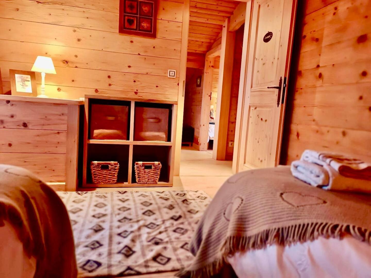 Charming Family Chalet For 8 People, With Private Hot Tub Les Clefs Exteriör bild