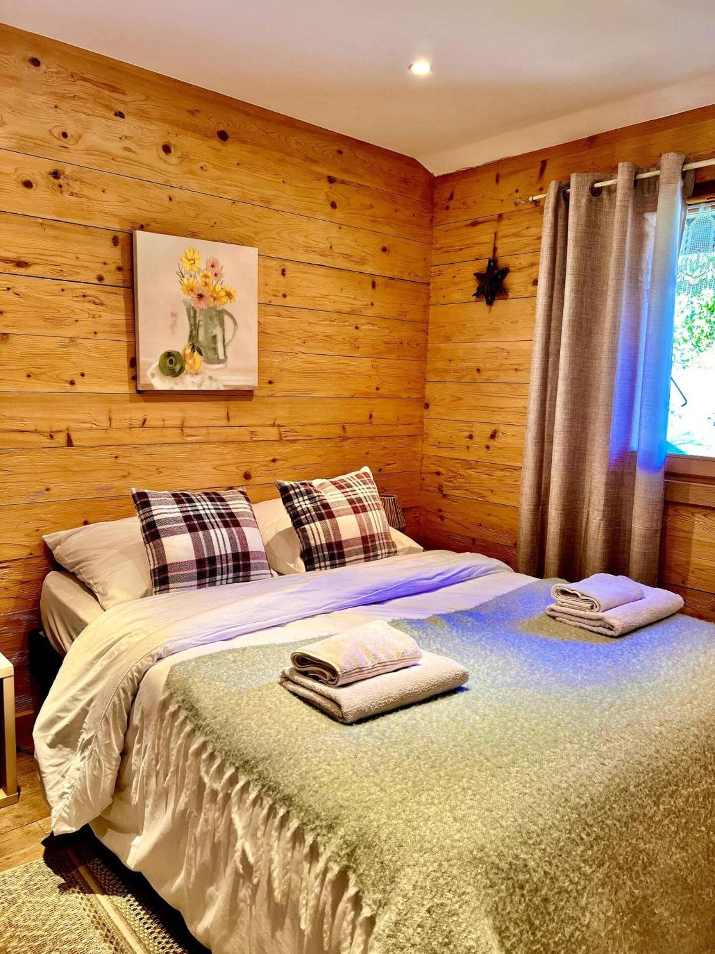 Charming Family Chalet For 8 People, With Private Hot Tub Les Clefs Exteriör bild