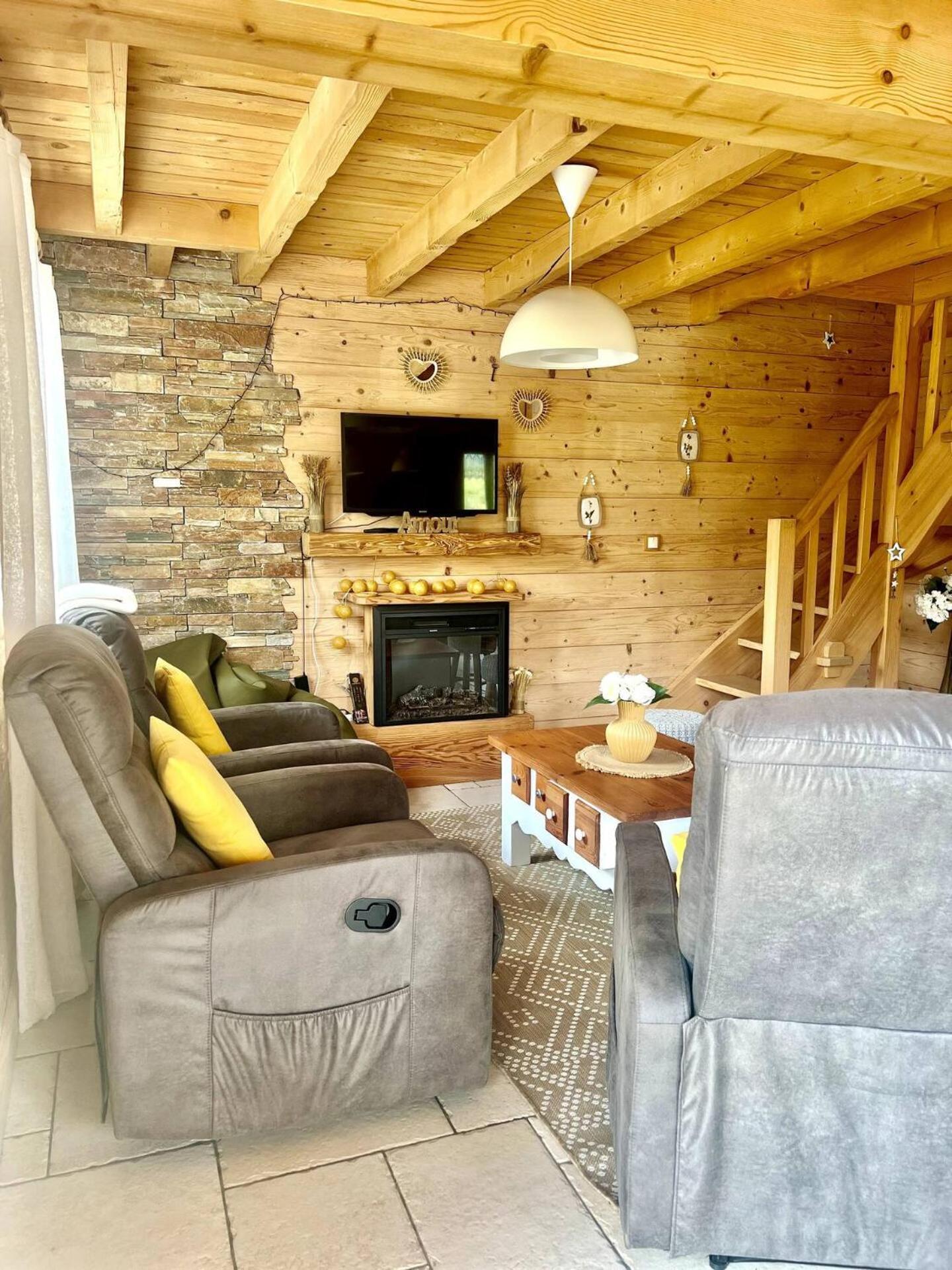 Charming Family Chalet For 8 People, With Private Hot Tub Les Clefs Exteriör bild