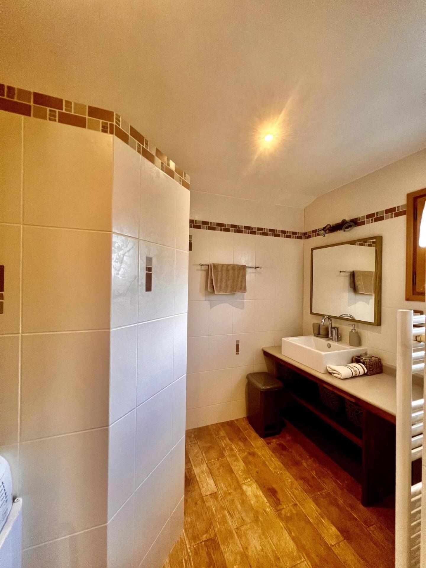 Charming Family Chalet For 8 People, With Private Hot Tub Les Clefs Exteriör bild