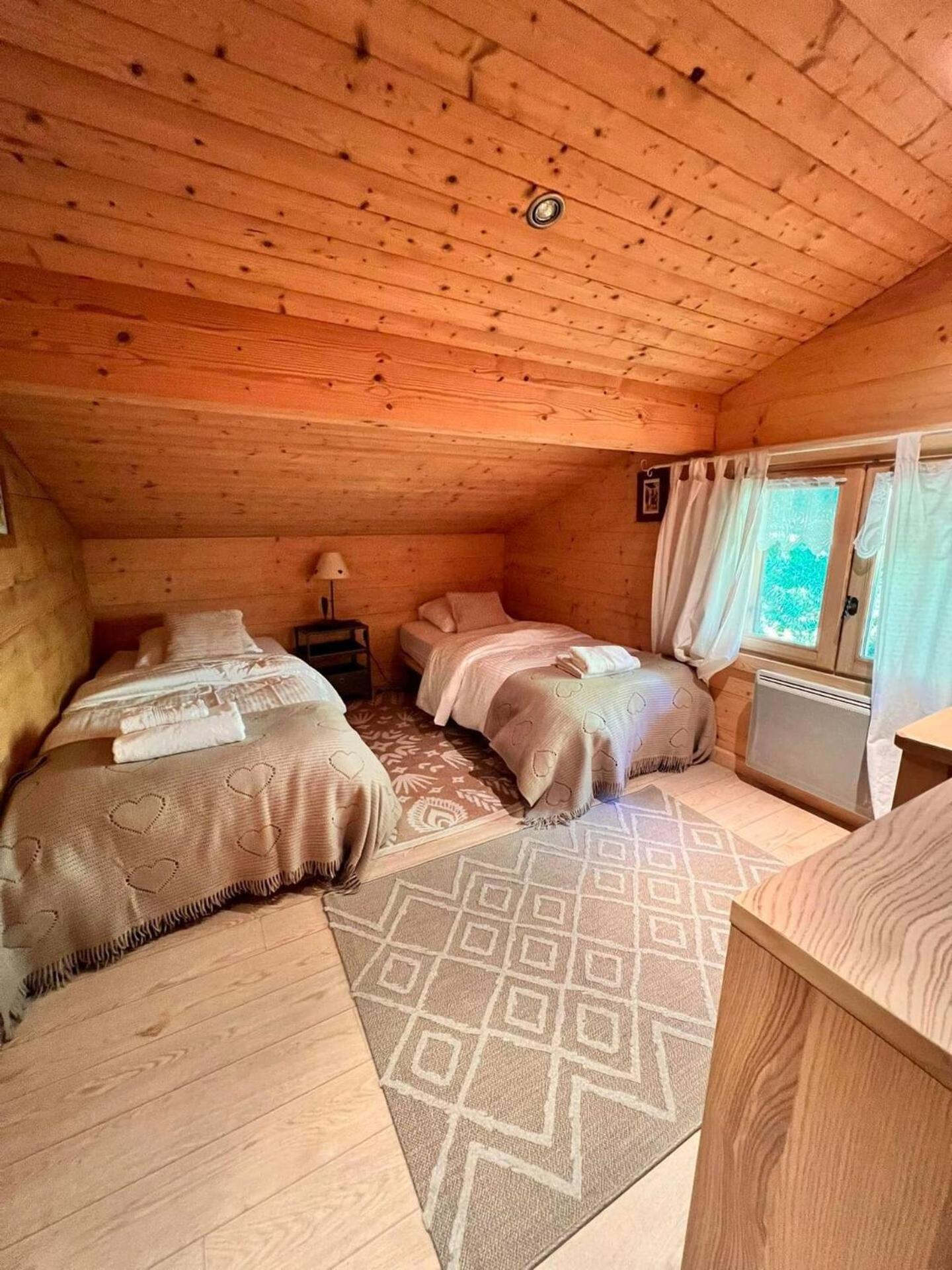 Charming Family Chalet For 8 People, With Private Hot Tub Les Clefs Exteriör bild