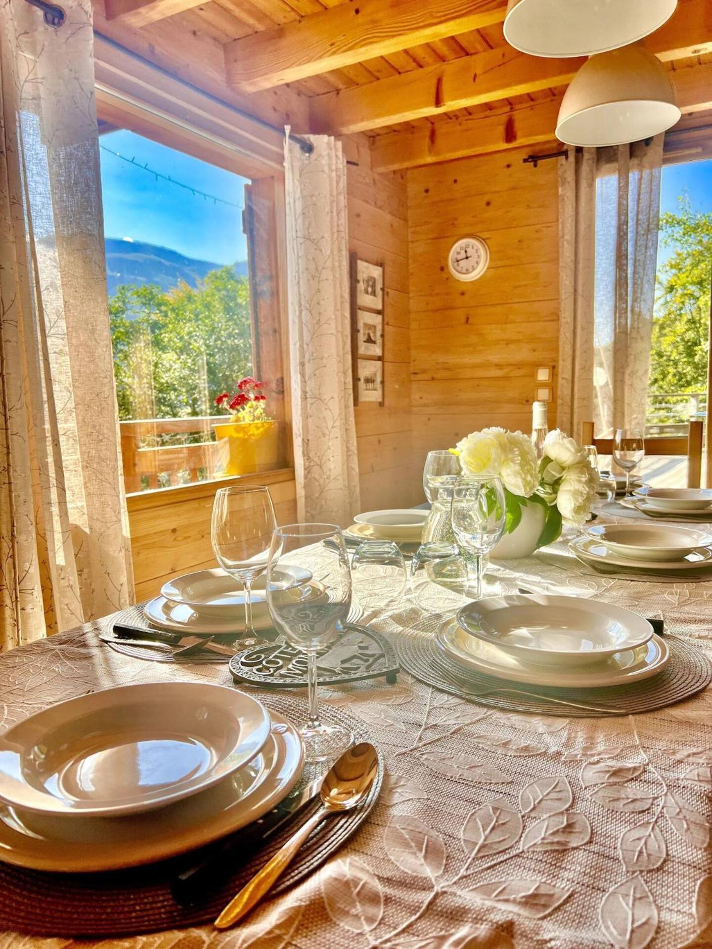 Charming Family Chalet For 8 People, With Private Hot Tub Les Clefs Exteriör bild